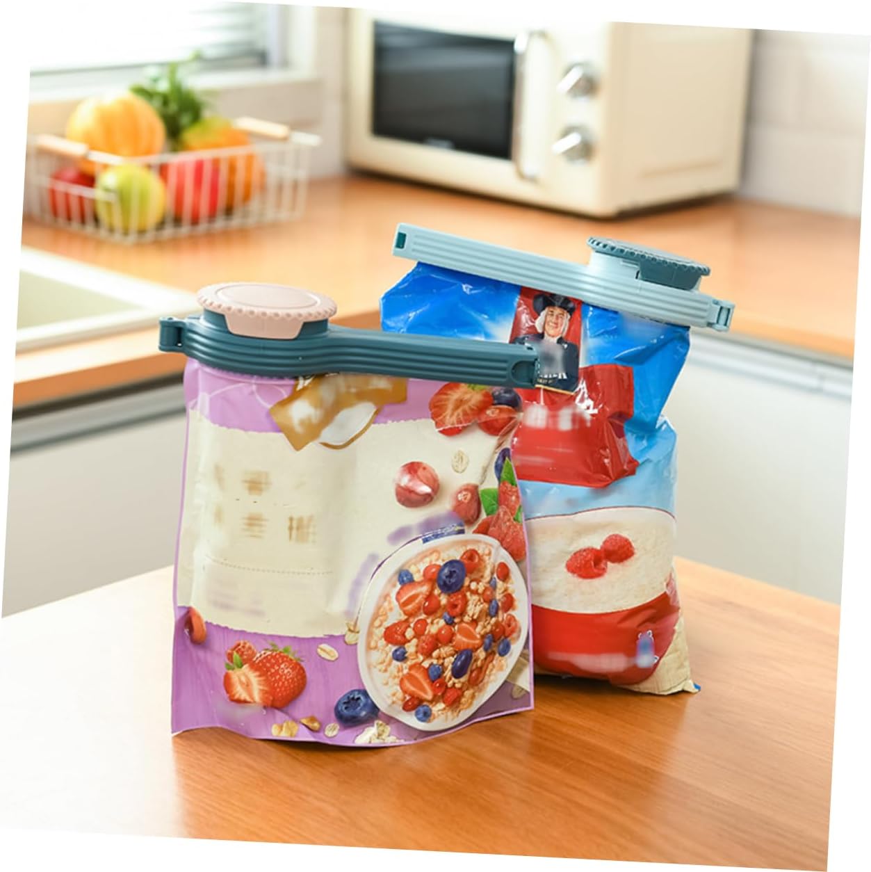 SHOWERORO 2pc Sealing Clip Discharge Food Clip Plastic